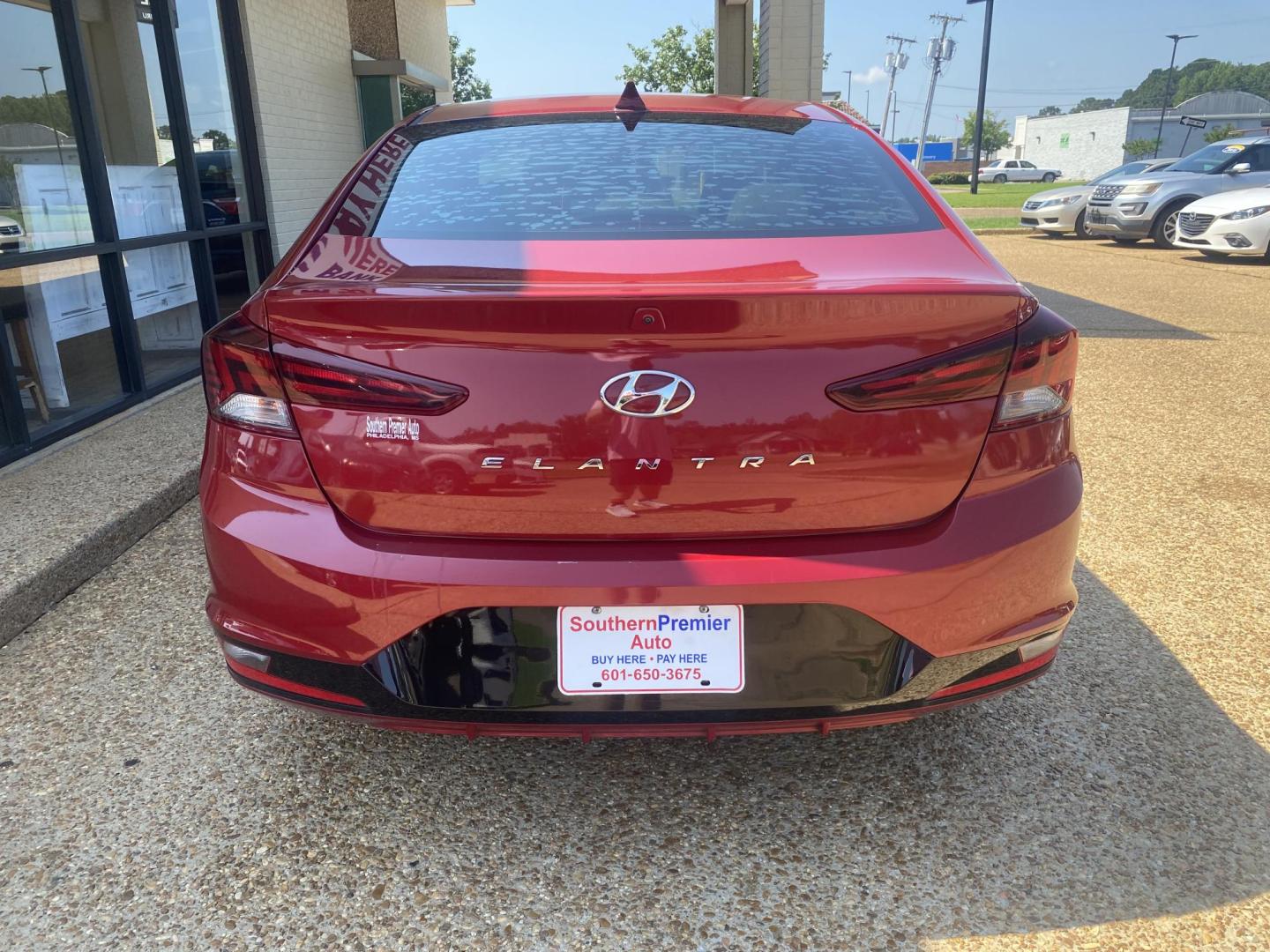 2020 RED HYUNDAI ELANTRA SEL (KMHD84LF0LU) , located at 922 W. Beacon St., Philadelphia, MS, 39350, (601) 650-3675, 32.770447, -89.127151 - Photo#4