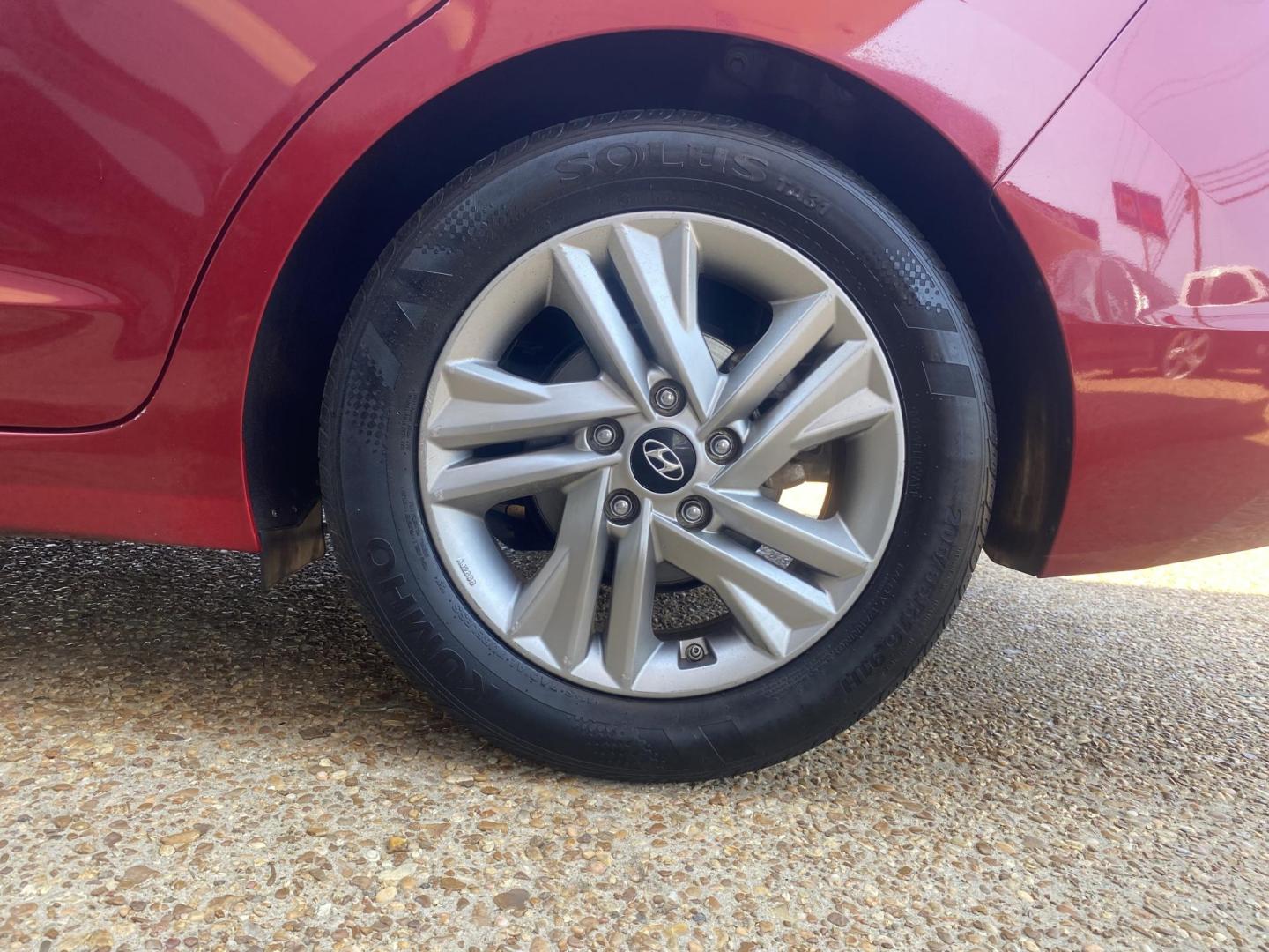 2020 RED HYUNDAI ELANTRA SEL (KMHD84LF0LU) , located at 922 W. Beacon St., Philadelphia, MS, 39350, (601) 650-3675, 32.770447, -89.127151 - Photo#7
