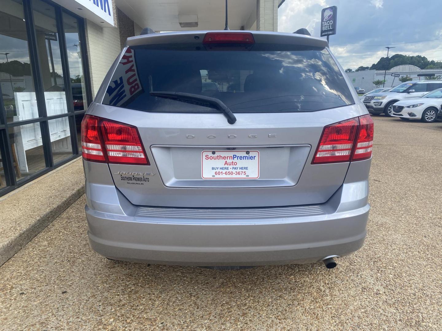 2018 SILVER DODGE JOURNEY SE (3C4PDCABXJT) , located at 922 W. Beacon St., Philadelphia, MS, 39350, (601) 650-3675, 32.770447, -89.127151 - Photo#4