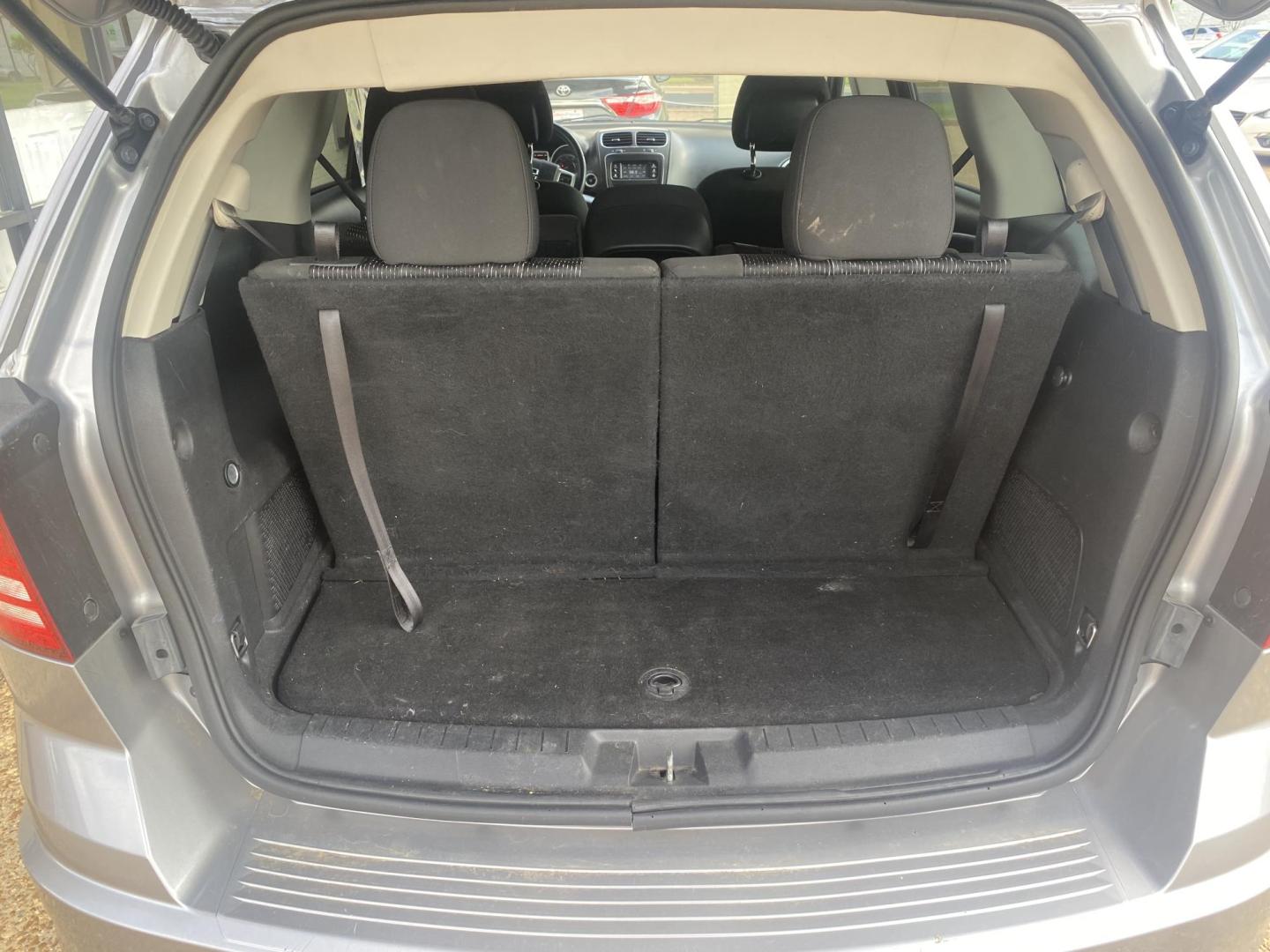 2018 SILVER DODGE JOURNEY SE (3C4PDCABXJT) , located at 922 W. Beacon St., Philadelphia, MS, 39350, (601) 650-3675, 32.770447, -89.127151 - Photo#18