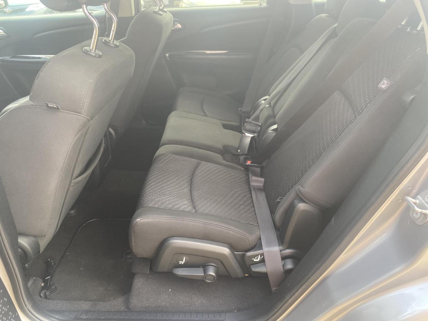 2018 SILVER DODGE JOURNEY SE (3C4PDCABXJT) , located at 922 W. Beacon St., Philadelphia, MS, 39350, (601) 650-3675, 32.770447, -89.127151 - Photo#13