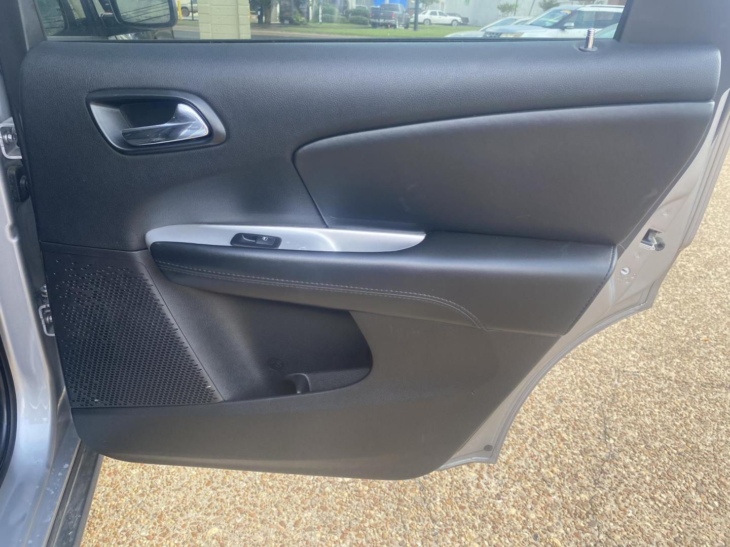 2018 SILVER DODGE JOURNEY SE (3C4PDCABXJT) , located at 922 W. Beacon St., Philadelphia, MS, 39350, (601) 650-3675, 32.770447, -89.127151 - Photo#15