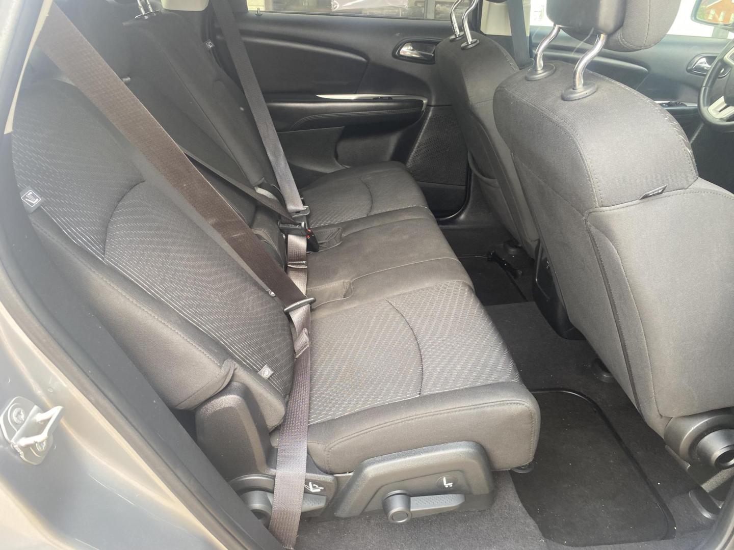 2018 SILVER DODGE JOURNEY SE (3C4PDCABXJT) , located at 922 W. Beacon St., Philadelphia, MS, 39350, (601) 650-3675, 32.770447, -89.127151 - Photo#14