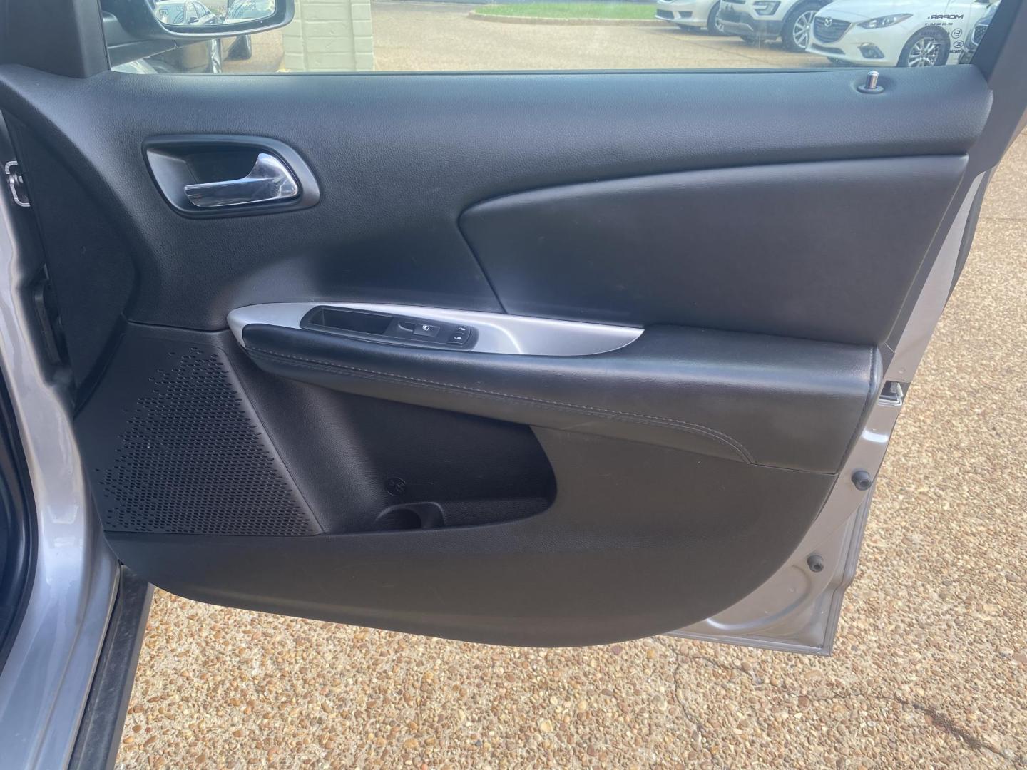 2018 SILVER DODGE JOURNEY SE (3C4PDCABXJT) , located at 922 W. Beacon St., Philadelphia, MS, 39350, (601) 650-3675, 32.770447, -89.127151 - Photo#11