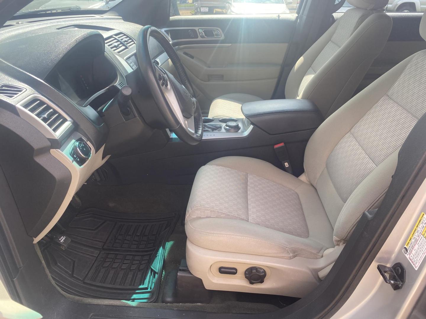 2013 SILVER FORD EXPLORER XLT (1FM5K8D83DG) , located at 922 W. Beacon St., Philadelphia, MS, 39350, (601) 650-3675, 32.770447, -89.127151 - Photo#9