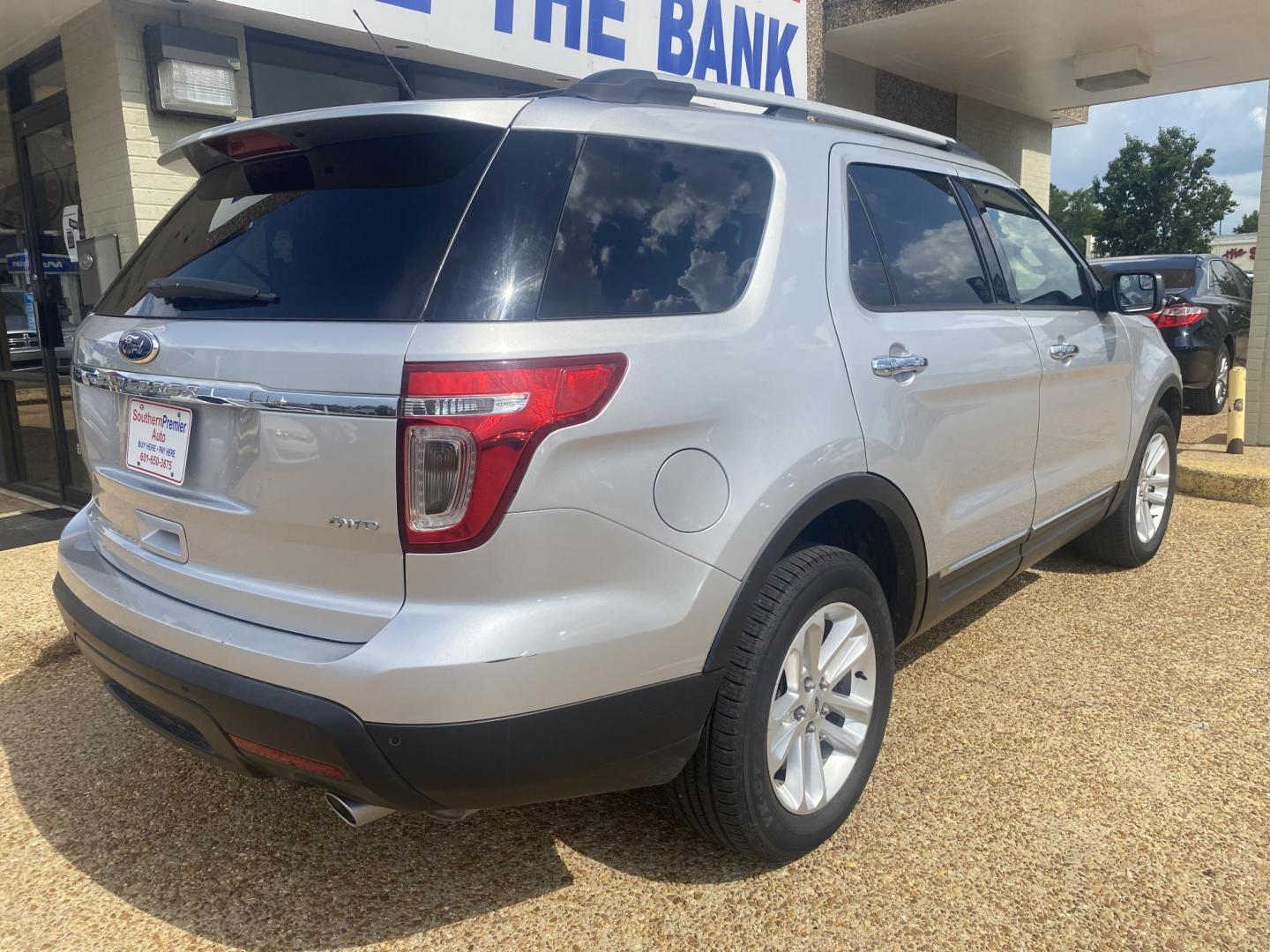 2013 SILVER FORD EXPLORER XLT (1FM5K8D83DG) , located at 922 W. Beacon St., Philadelphia, MS, 39350, (601) 650-3675, 32.770447, -89.127151 - Photo#5