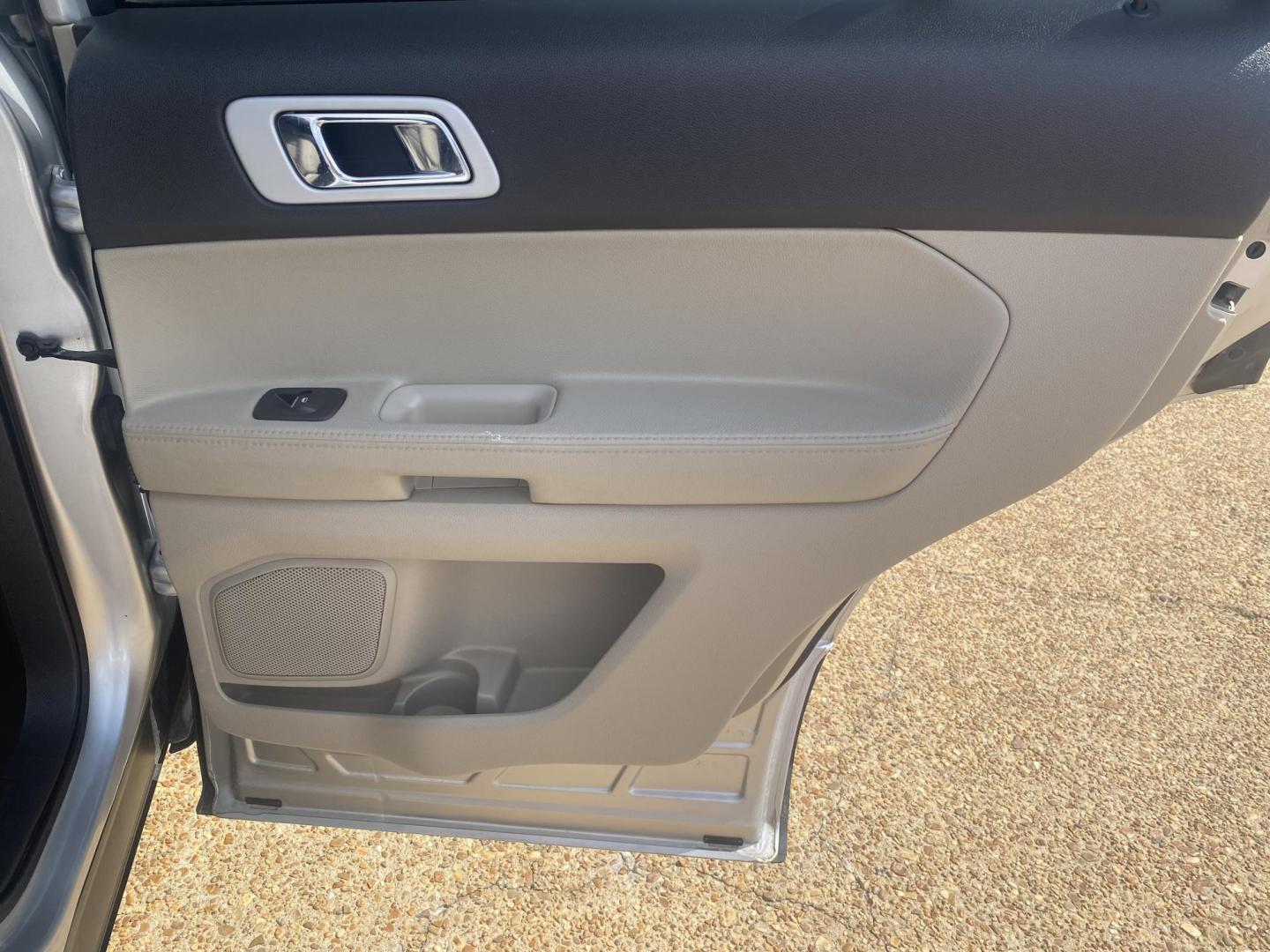 2013 SILVER FORD EXPLORER XLT (1FM5K8D83DG) , located at 922 W. Beacon St., Philadelphia, MS, 39350, (601) 650-3675, 32.770447, -89.127151 - Photo#15