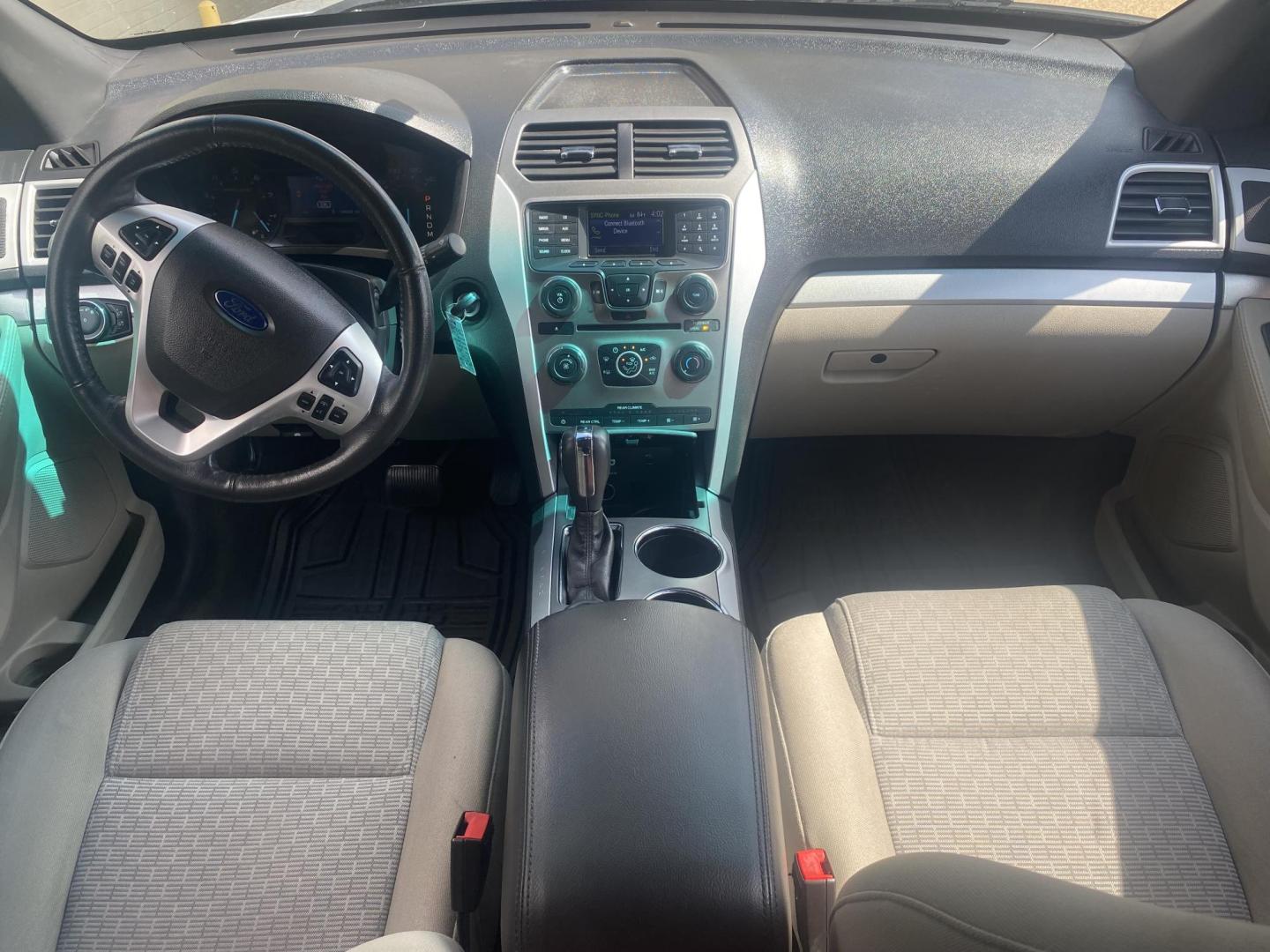 2013 SILVER FORD EXPLORER XLT (1FM5K8D83DG) , located at 922 W. Beacon St., Philadelphia, MS, 39350, (601) 650-3675, 32.770447, -89.127151 - Photo#16