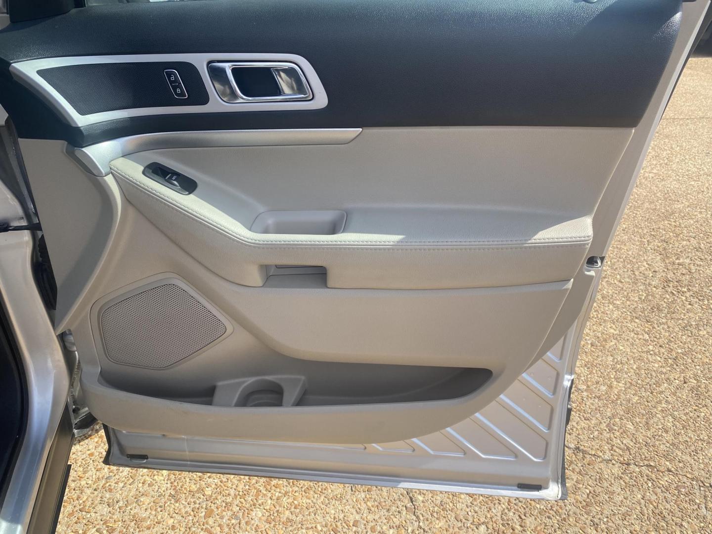 2013 SILVER FORD EXPLORER XLT (1FM5K8D83DG) , located at 922 W. Beacon St., Philadelphia, MS, 39350, (601) 650-3675, 32.770447, -89.127151 - Photo#11