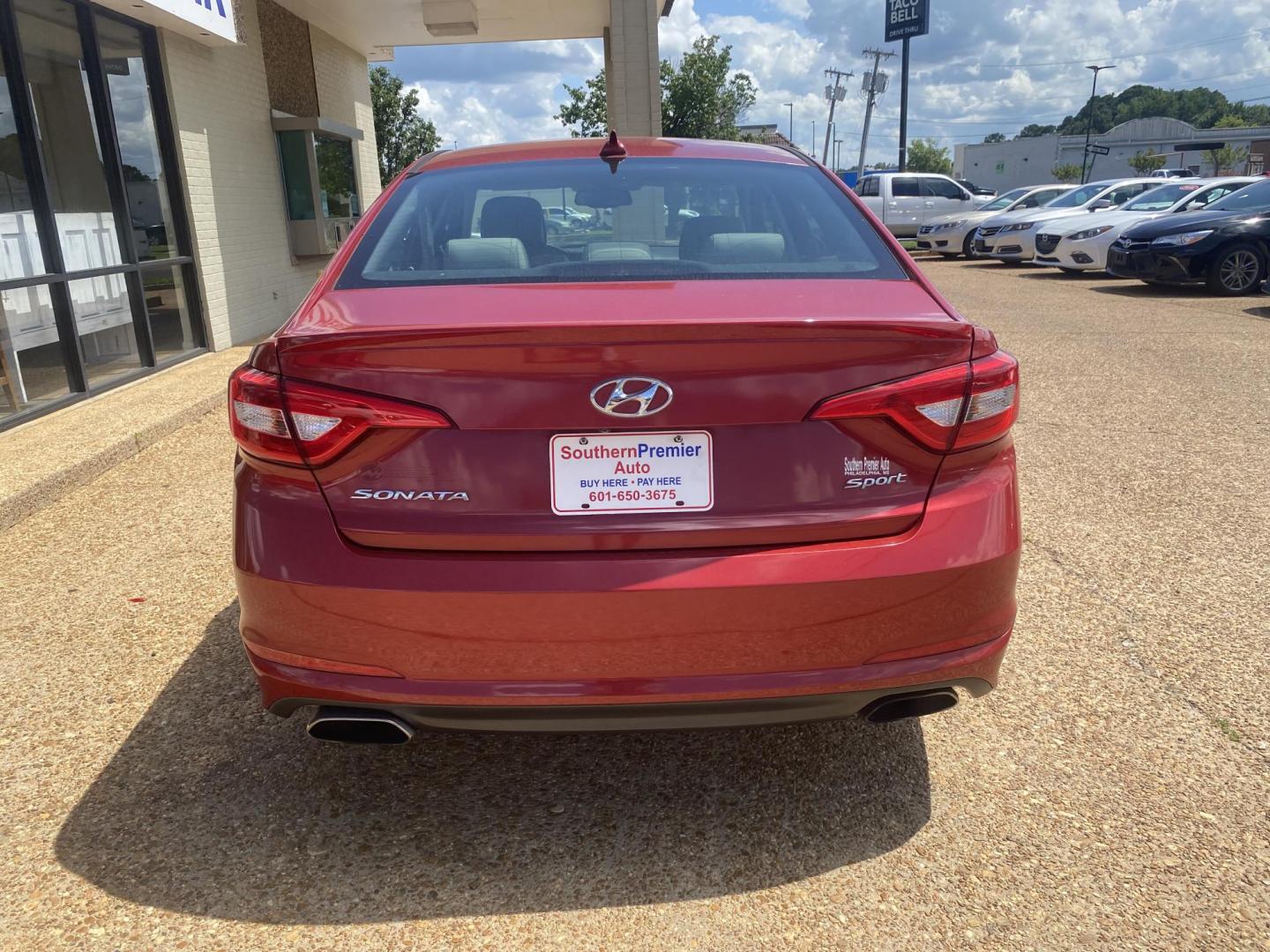 2017 RED HYUNDAI SONATA LIMITED; SPOR (5NPE34AF6HH) , located at 922 W. Beacon St., Philadelphia, MS, 39350, (601) 650-3675, 32.770447, -89.127151 - Photo#4