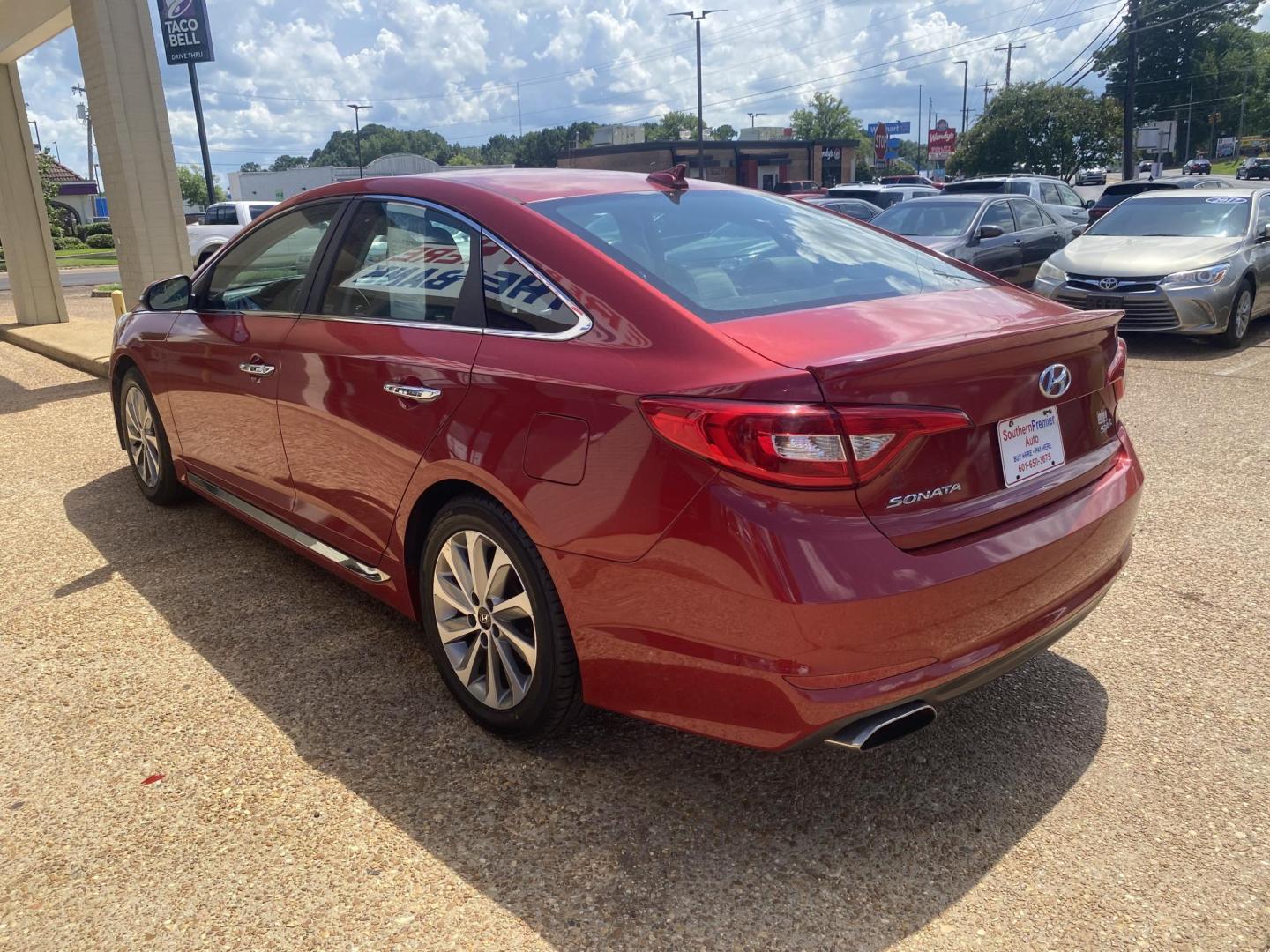 2017 RED HYUNDAI SONATA LIMITED; SPOR (5NPE34AF6HH) , located at 922 W. Beacon St., Philadelphia, MS, 39350, (601) 650-3675, 32.770447, -89.127151 - Photo#3