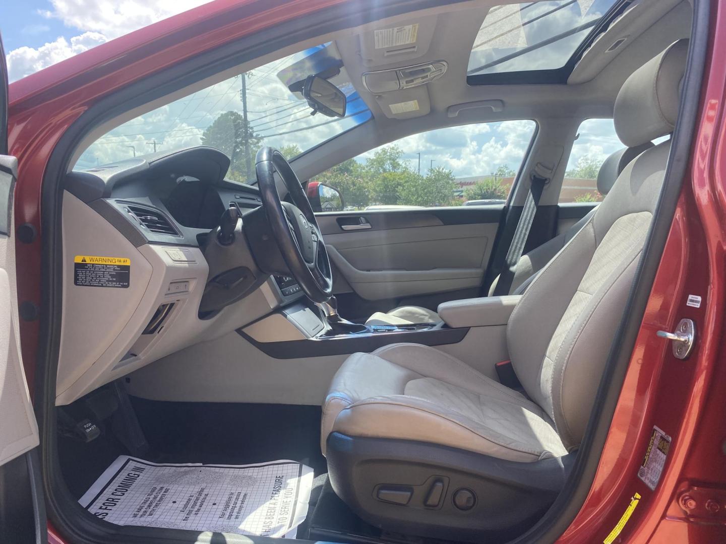 2017 RED HYUNDAI SONATA LIMITED; SPOR (5NPE34AF6HH) , located at 922 W. Beacon St., Philadelphia, MS, 39350, (601) 650-3675, 32.770447, -89.127151 - Photo#9