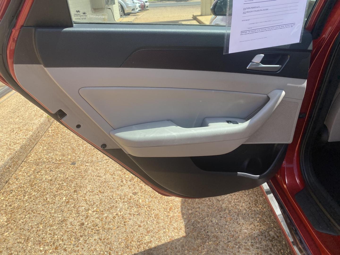 2017 RED HYUNDAI SONATA LIMITED; SPOR (5NPE34AF6HH) , located at 922 W. Beacon St., Philadelphia, MS, 39350, (601) 650-3675, 32.770447, -89.127151 - Photo#12