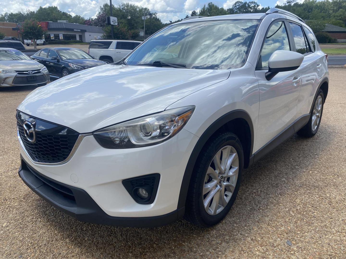 2014 WHITE MAZDA CX-5 GRAND TOURING (JM3KE2DY3E0) , located at 922 W. Beacon St., Philadelphia, MS, 39350, (601) 650-3675, 32.770447, -89.127151 - Photo#2