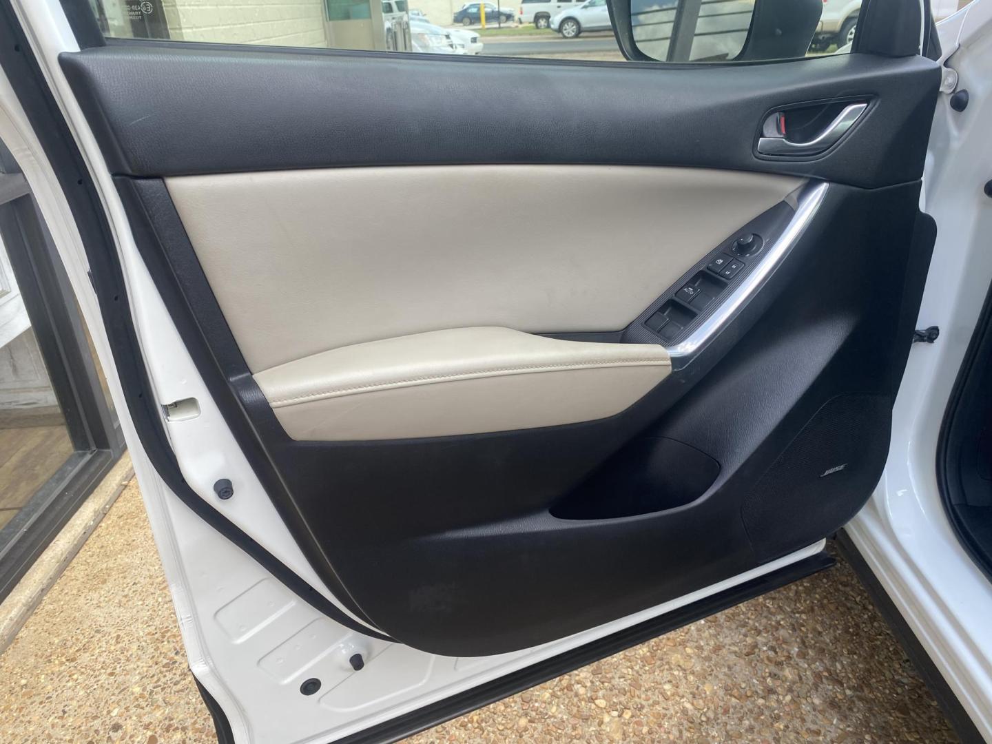 2014 WHITE MAZDA CX-5 GRAND TOURING (JM3KE2DY3E0) , located at 922 W. Beacon St., Philadelphia, MS, 39350, (601) 650-3675, 32.770447, -89.127151 - Photo#8