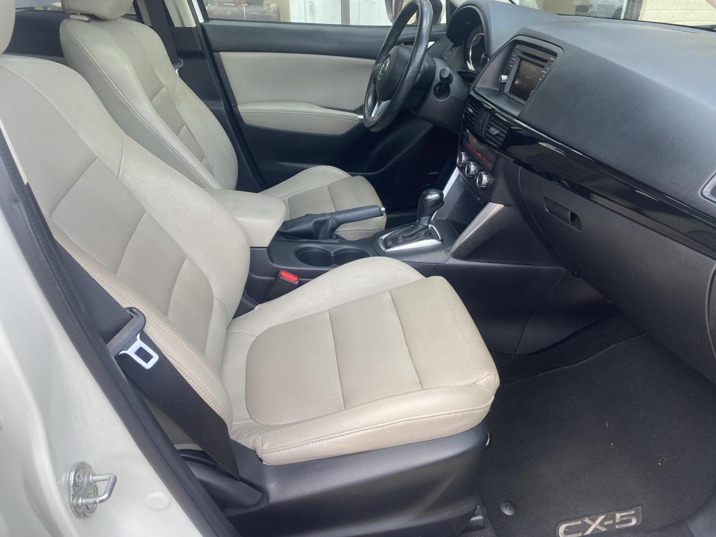 2014 WHITE MAZDA CX-5 GRAND TOURING (JM3KE2DY3E0) , located at 922 W. Beacon St., Philadelphia, MS, 39350, (601) 650-3675, 32.770447, -89.127151 - Photo#10
