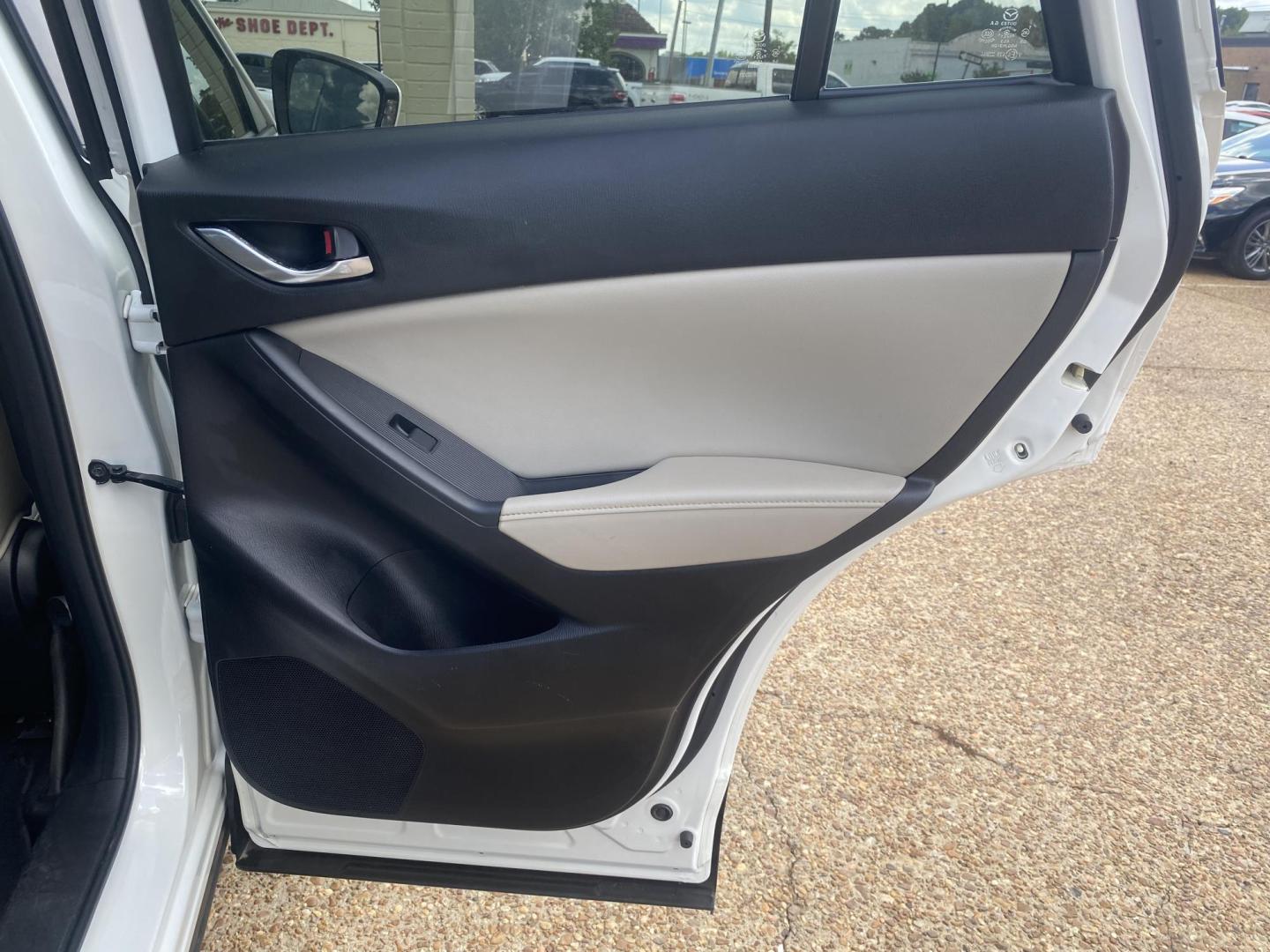 2014 WHITE MAZDA CX-5 GRAND TOURING (JM3KE2DY3E0) , located at 922 W. Beacon St., Philadelphia, MS, 39350, (601) 650-3675, 32.770447, -89.127151 - Photo#15
