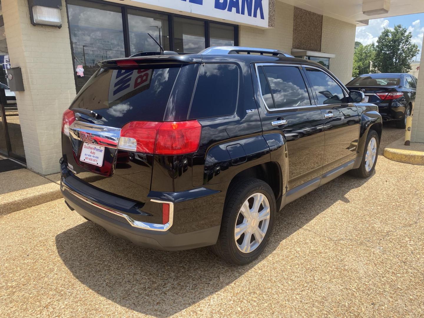 2017 BLACK GMC TERRAIN SLT (2GKALPEK6H6) , located at 922 W. Beacon St., Philadelphia, MS, 39350, (601) 650-3675, 32.770447, -89.127151 - Photo#5