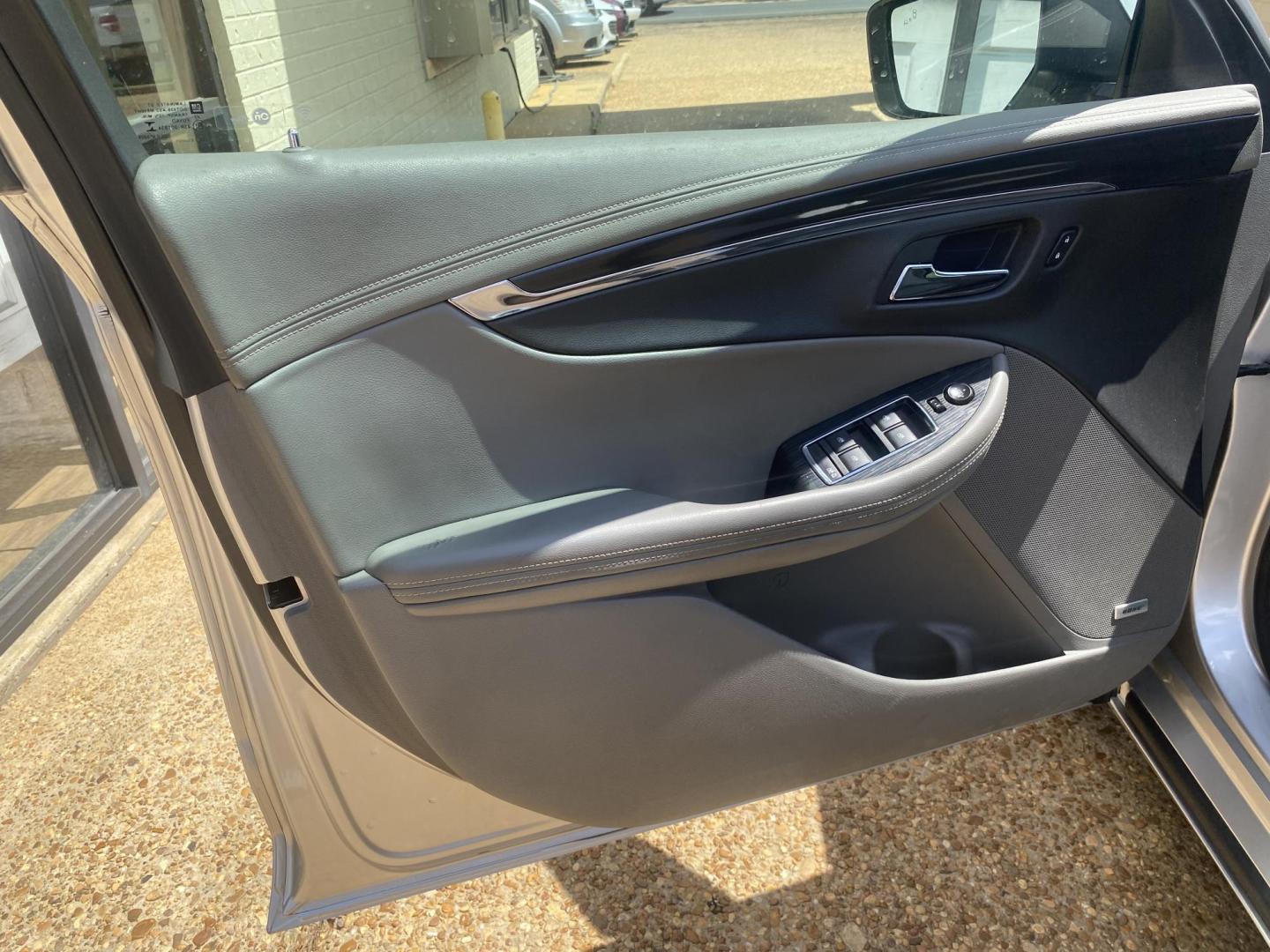 2016 SILVER CHEVROLET IMPALA LT (2LT) (2G1115S37G9) , located at 922 W. Beacon St., Philadelphia, MS, 39350, (601) 650-3675, 32.770447, -89.127151 - Photo#8
