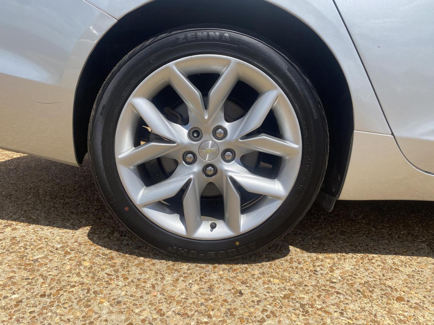 2016 SILVER CHEVROLET IMPALA LT (2LT) (2G1115S37G9) , located at 922 W. Beacon St., Philadelphia, MS, 39350, (601) 650-3675, 32.770447, -89.127151 - Photo#7