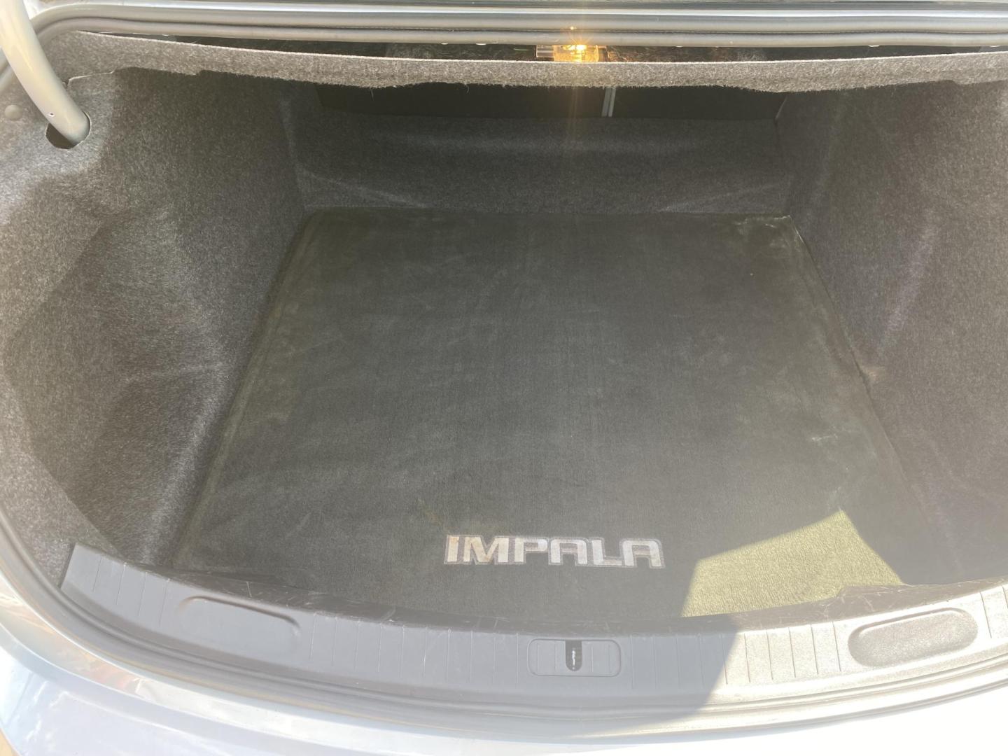 2016 SILVER CHEVROLET IMPALA LT (2LT) (2G1115S37G9) , located at 922 W. Beacon St., Philadelphia, MS, 39350, (601) 650-3675, 32.770447, -89.127151 - Photo#19