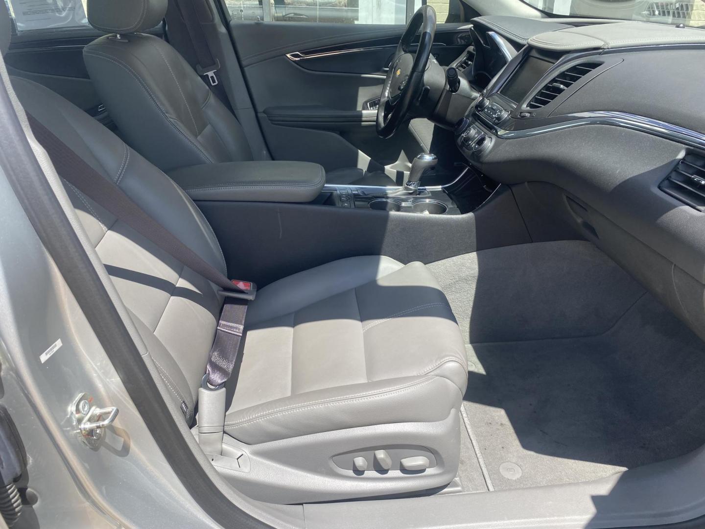 2016 SILVER CHEVROLET IMPALA LT (2LT) (2G1115S37G9) , located at 922 W. Beacon St., Philadelphia, MS, 39350, (601) 650-3675, 32.770447, -89.127151 - Photo#10