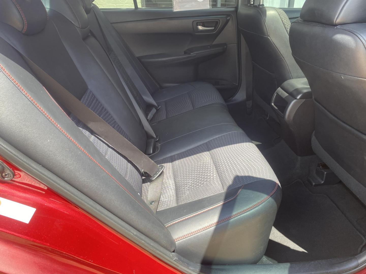 2015 RED TOYOTA CAMRY SE (4T1BF1FKXFU) , located at 922 W. Beacon St., Philadelphia, MS, 39350, (601) 650-3675, 32.770447, -89.127151 - Photo#13