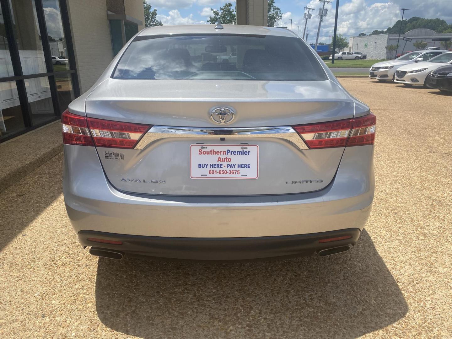 2015 SILVER TOYOTA AVALON LIMITED (4T1BK1EB0FU) , located at 922 W. Beacon St., Philadelphia, MS, 39350, (601) 650-3675, 32.770447, -89.127151 - Photo#4