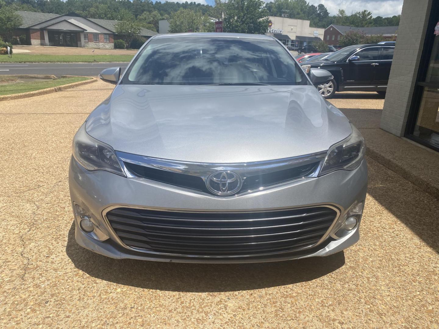 2015 SILVER TOYOTA AVALON LIMITED (4T1BK1EB0FU) , located at 922 W. Beacon St., Philadelphia, MS, 39350, (601) 650-3675, 32.770447, -89.127151 - Photo#1