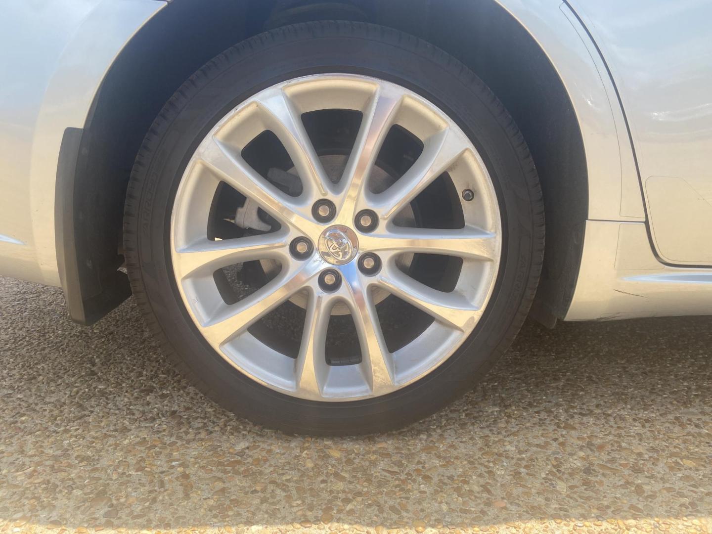2015 SILVER TOYOTA AVALON LIMITED (4T1BK1EB0FU) , located at 922 W. Beacon St., Philadelphia, MS, 39350, (601) 650-3675, 32.770447, -89.127151 - Photo#7