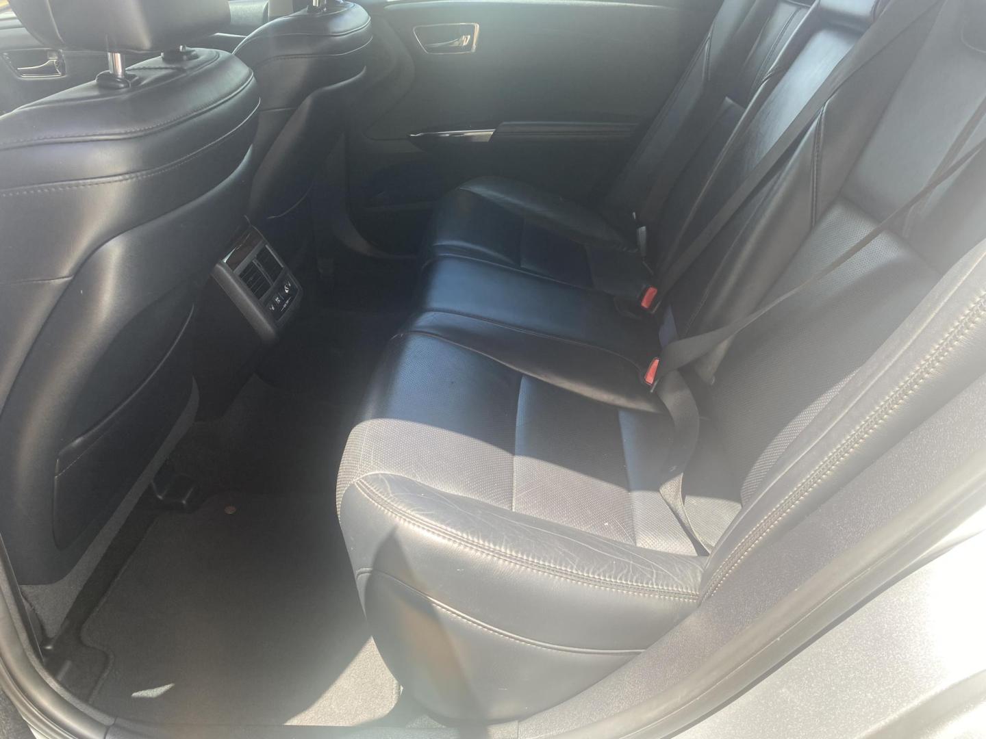 2015 SILVER TOYOTA AVALON LIMITED (4T1BK1EB0FU) , located at 922 W. Beacon St., Philadelphia, MS, 39350, (601) 650-3675, 32.770447, -89.127151 - Photo#13