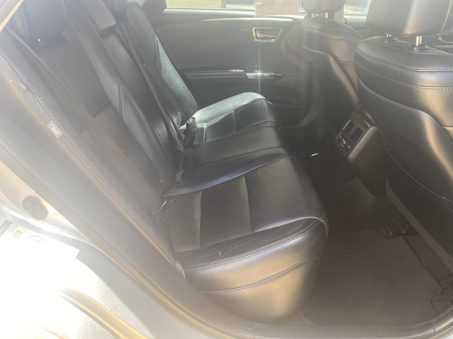 2015 SILVER TOYOTA AVALON LIMITED (4T1BK1EB0FU) , located at 922 W. Beacon St., Philadelphia, MS, 39350, (601) 650-3675, 32.770447, -89.127151 - Photo#14