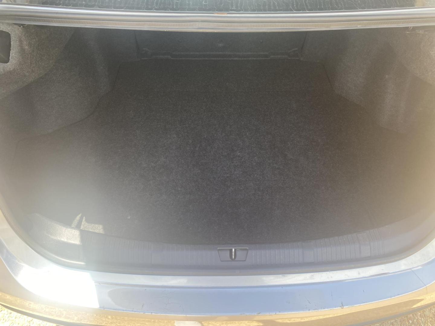 2015 SILVER TOYOTA AVALON LIMITED (4T1BK1EB0FU) , located at 922 W. Beacon St., Philadelphia, MS, 39350, (601) 650-3675, 32.770447, -89.127151 - Photo#19