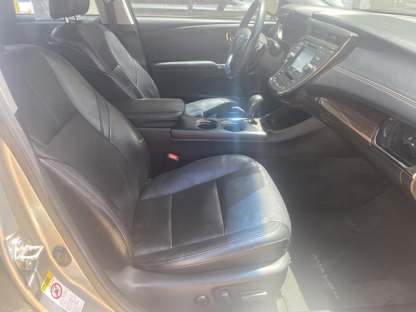 2015 SILVER TOYOTA AVALON LIMITED (4T1BK1EB0FU) , located at 922 W. Beacon St., Philadelphia, MS, 39350, (601) 650-3675, 32.770447, -89.127151 - Photo#10