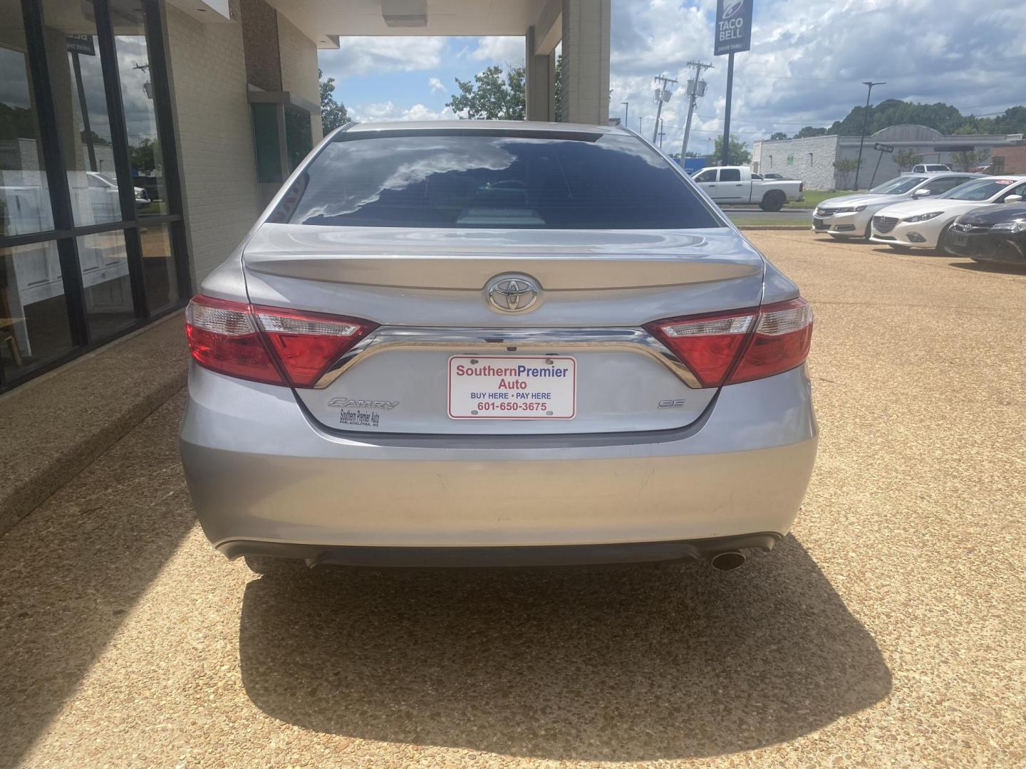 2016 SILVER TOYOTA CAMRY SE (4T1BF1FK9GU) , located at 922 W. Beacon St., Philadelphia, MS, 39350, (601) 650-3675, 32.770447, -89.127151 - Photo#4