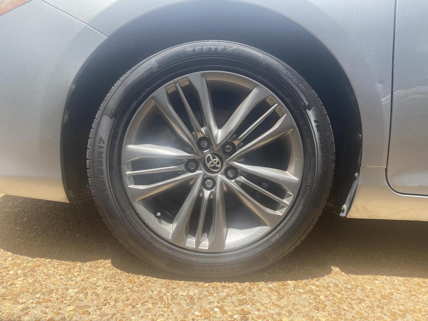 2016 SILVER TOYOTA CAMRY SE (4T1BF1FK9GU) , located at 922 W. Beacon St., Philadelphia, MS, 39350, (601) 650-3675, 32.770447, -89.127151 - Photo#7