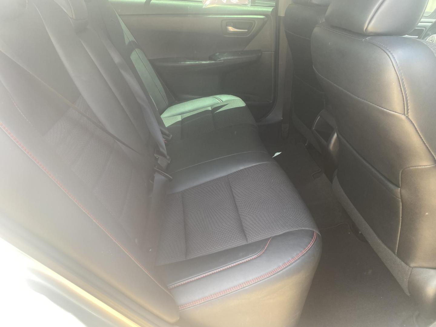 2016 SILVER TOYOTA CAMRY SE (4T1BF1FK9GU) , located at 922 W. Beacon St., Philadelphia, MS, 39350, (601) 650-3675, 32.770447, -89.127151 - Photo#14