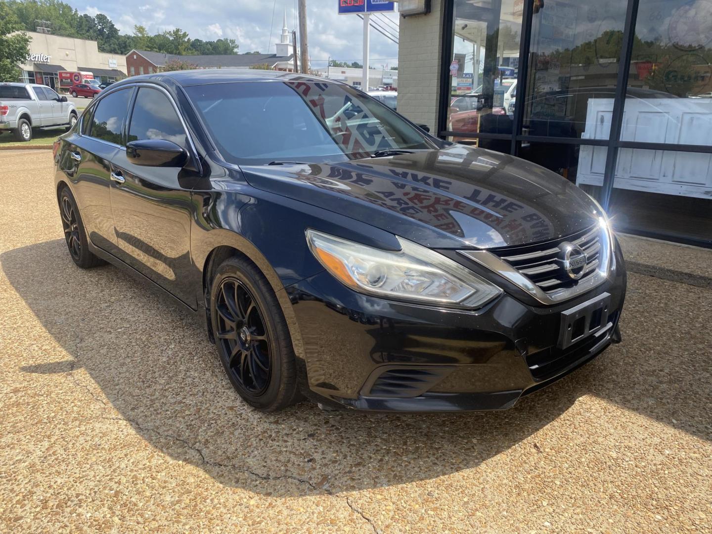 2017 BLACK NISSAN ALTIMA 2.5; 2.5 S; 2 (1N4AL3APXHN) , located at 922 W. Beacon St., Philadelphia, MS, 39350, (601) 650-3675, 32.770447, -89.127151 - Photo#0