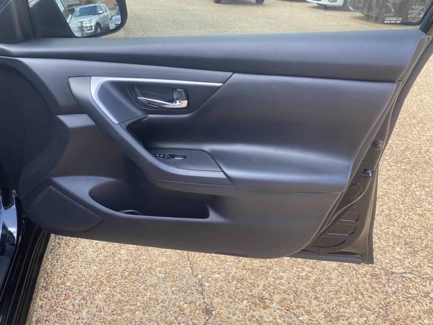 2017 BLACK NISSAN ALTIMA 2.5; 2.5 S; 2 (1N4AL3APXHN) , located at 922 W. Beacon St., Philadelphia, MS, 39350, (601) 650-3675, 32.770447, -89.127151 - Photo#11