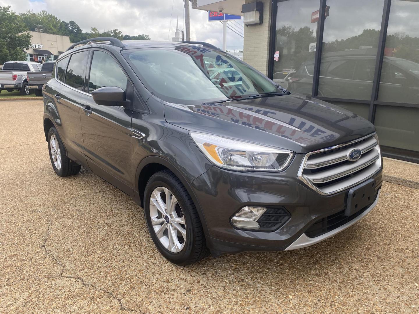 2018 GRAY FORD ESCAPE SE (1FMCU0GD1JU) , located at 922 W. Beacon St., Philadelphia, MS, 39350, (601) 650-3675, 32.770447, -89.127151 - Photo#0