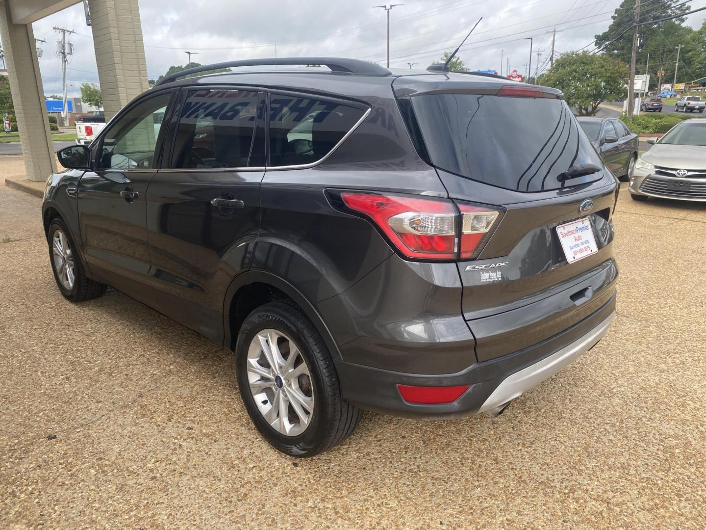2018 GRAY FORD ESCAPE SE (1FMCU0GD1JU) , located at 922 W. Beacon St., Philadelphia, MS, 39350, (601) 650-3675, 32.770447, -89.127151 - Photo#3