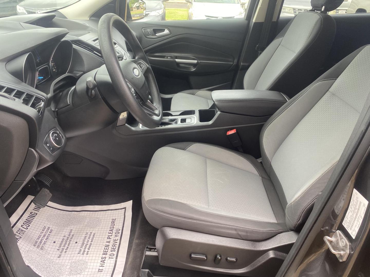 2018 GRAY FORD ESCAPE SE (1FMCU0GD1JU) , located at 922 W. Beacon St., Philadelphia, MS, 39350, (601) 650-3675, 32.770447, -89.127151 - Photo#9