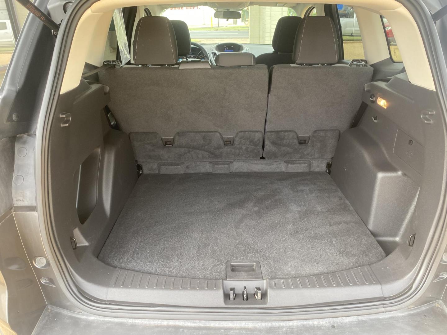 2018 GRAY FORD ESCAPE SE (1FMCU0GD1JU) , located at 922 W. Beacon St., Philadelphia, MS, 39350, (601) 650-3675, 32.770447, -89.127151 - Photo#18