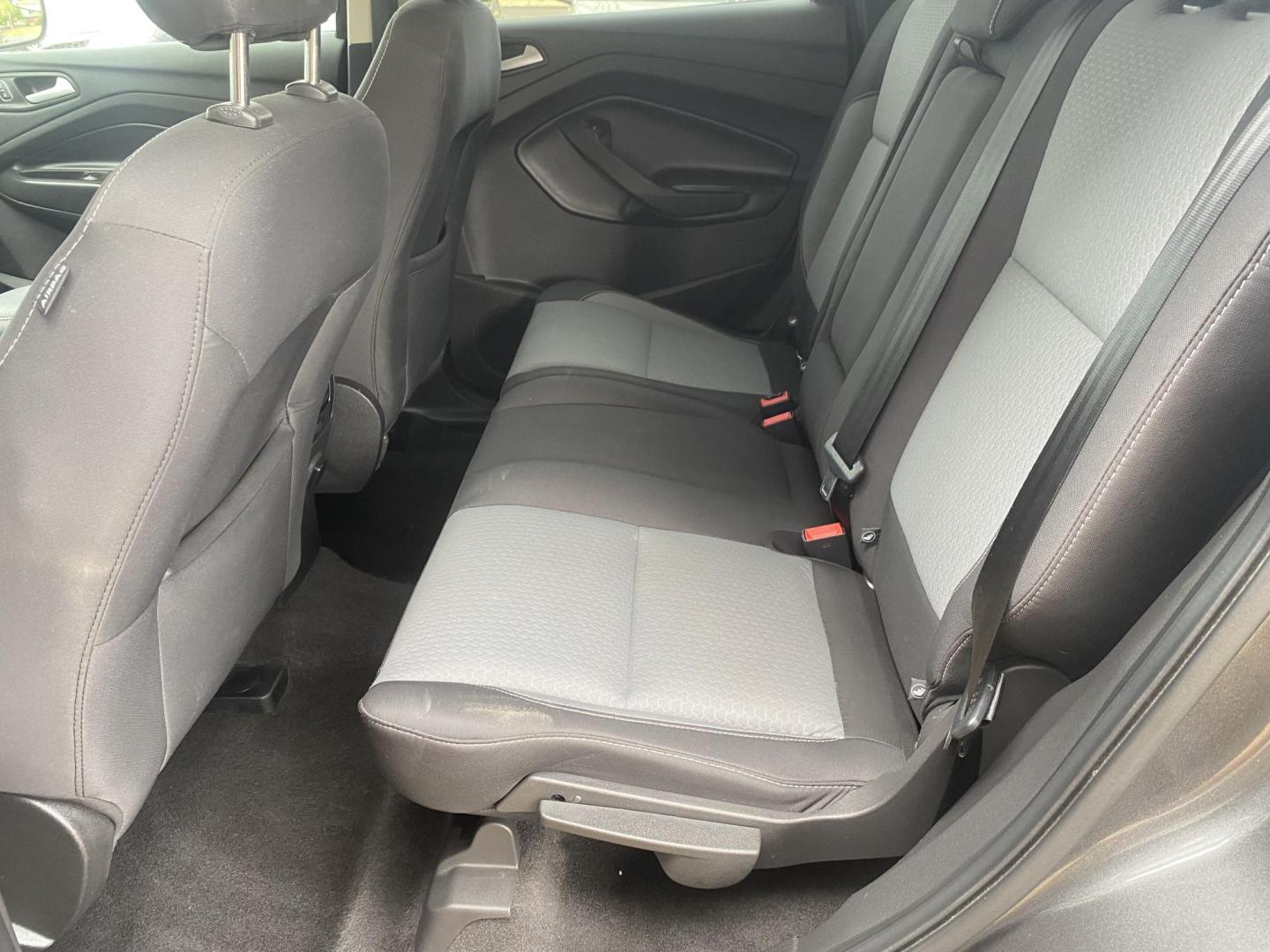 2018 GRAY FORD ESCAPE SE (1FMCU0GD1JU) , located at 922 W. Beacon St., Philadelphia, MS, 39350, (601) 650-3675, 32.770447, -89.127151 - Photo#13