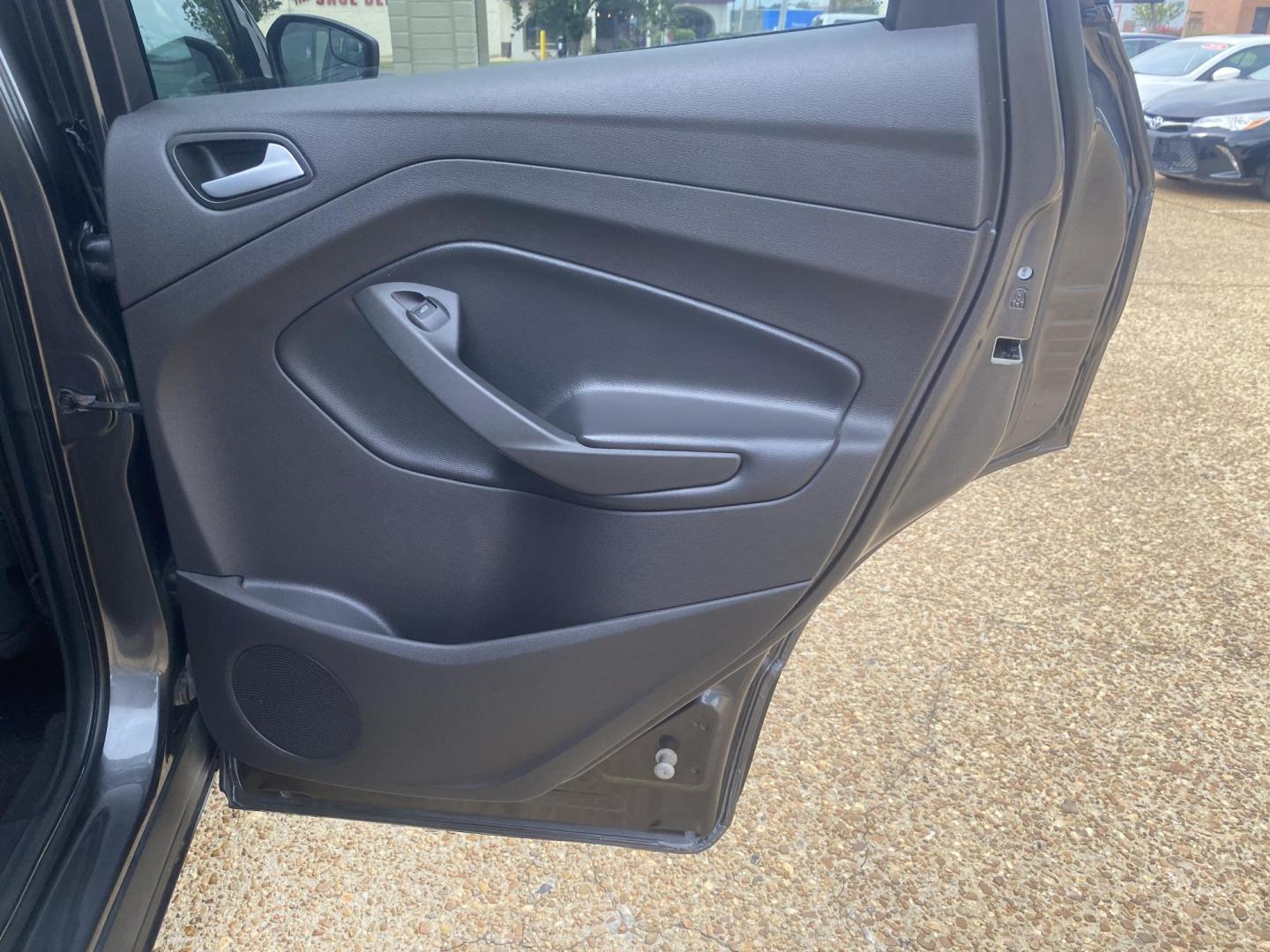 2018 GRAY FORD ESCAPE SE (1FMCU0GD1JU) , located at 922 W. Beacon St., Philadelphia, MS, 39350, (601) 650-3675, 32.770447, -89.127151 - Photo#15