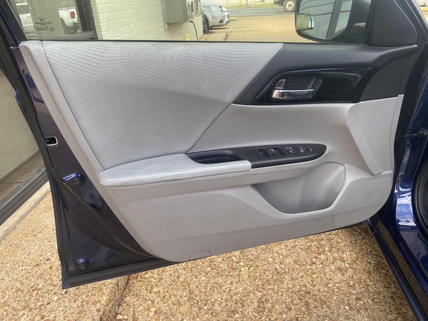 2016 BLUE HONDA ACCORD LX (1HGCR2F34GA) , located at 922 W. Beacon St., Philadelphia, MS, 39350, (601) 650-3675, 32.770447, -89.127151 - Photo#8