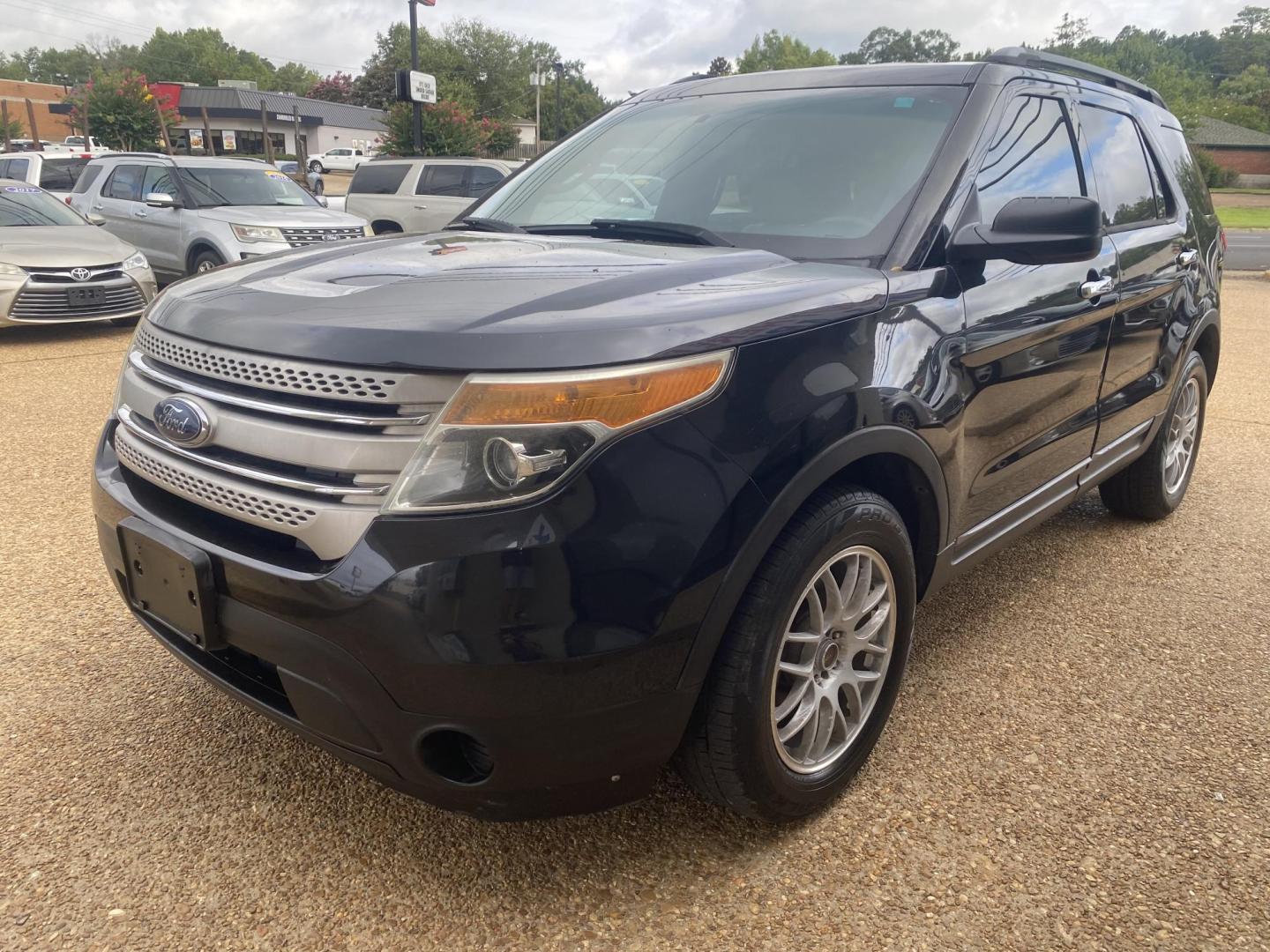 2013 BLACK FORD EXPLORER BASE (1FM5K7B8XDG) , located at 922 W. Beacon St., Philadelphia, MS, 39350, (601) 650-3675, 32.770447, -89.127151 - Photo#2