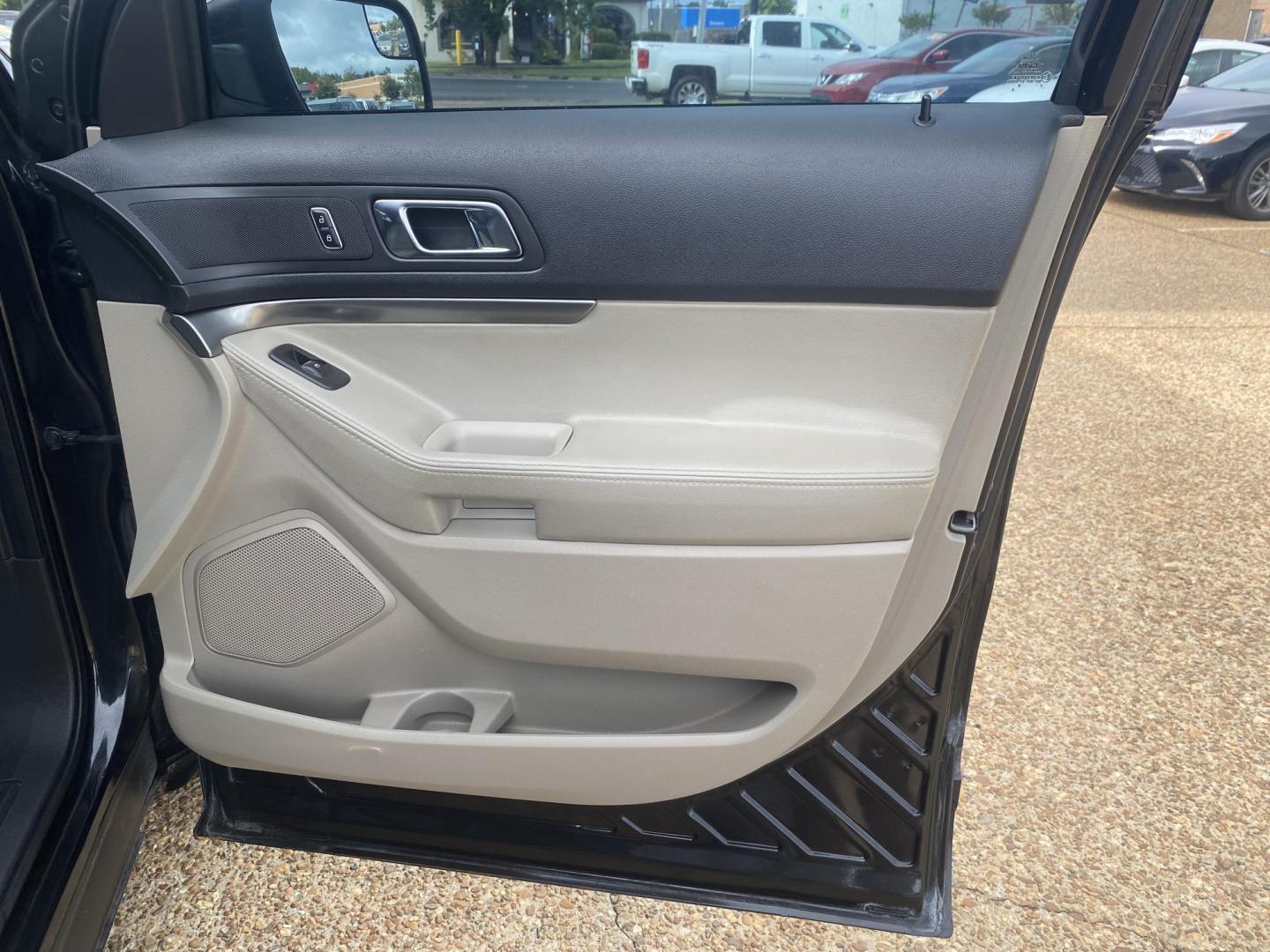 2013 BLACK FORD EXPLORER BASE (1FM5K7B8XDG) , located at 922 W. Beacon St., Philadelphia, MS, 39350, (601) 650-3675, 32.770447, -89.127151 - Photo#11