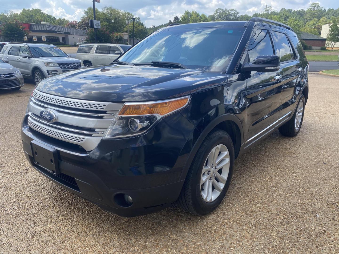 2013 BLACK FORD EXPLORER XLT (1FM5K7D97DG) , located at 922 W. Beacon St., Philadelphia, MS, 39350, (601) 650-3675, 32.770447, -89.127151 - Photo#2