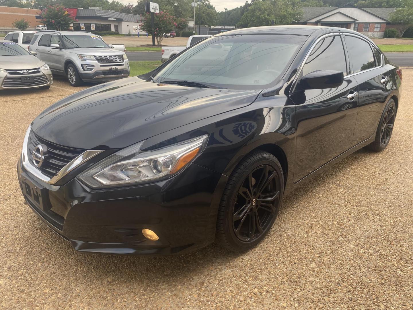 2018 BLACK NISSAN ALTIMA SV (1N4AL3APXJC) , located at 922 W. Beacon St., Philadelphia, MS, 39350, (601) 650-3675, 32.770447, -89.127151 - Photo#2